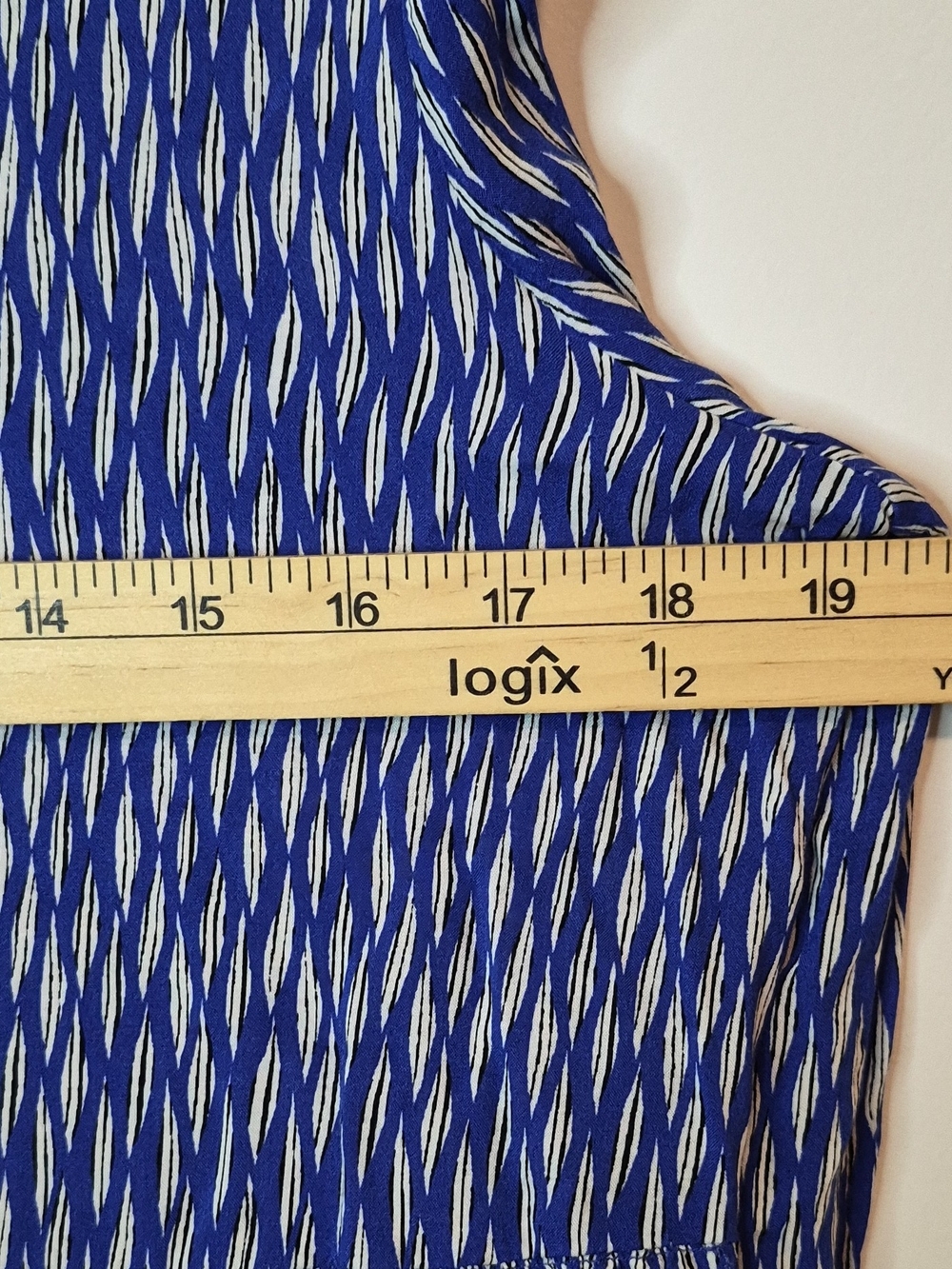 Maeve Blue and White Geometric-Print Blouse Size M - Picture 10 of 11